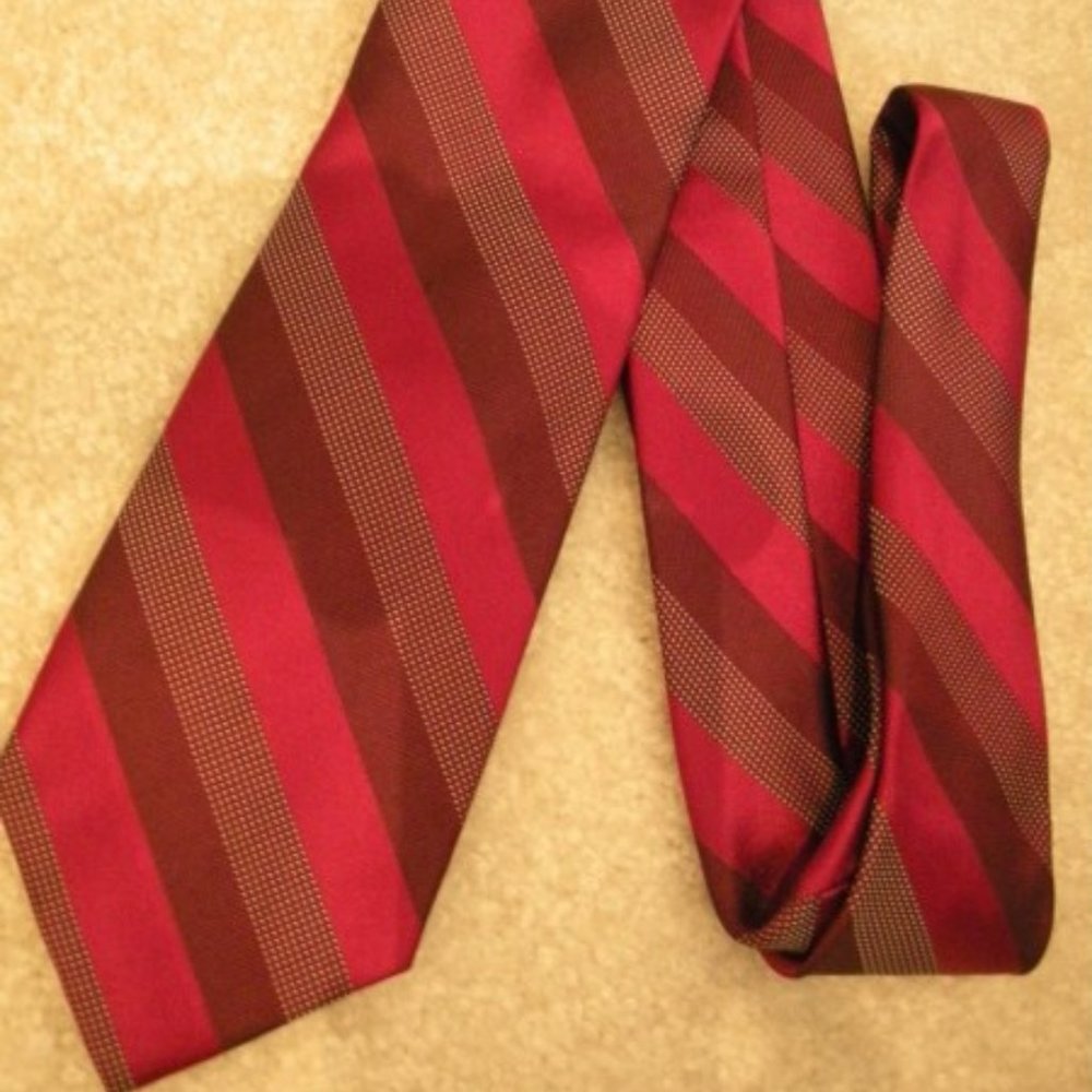 Mens Tie DKNY 100% Silk Deep Red Diagonal Striped Pattern - 60 " L X 3 1/4 " W